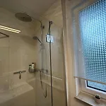 アパート Traumhafte Haushaelfte Mit Kamin, Garten & Whirlpool