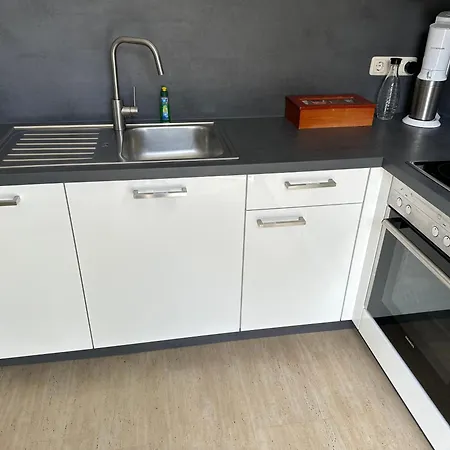 Traumhafte Haushaelfte Mit Kamin, Garten & Whirlpool ベルリン