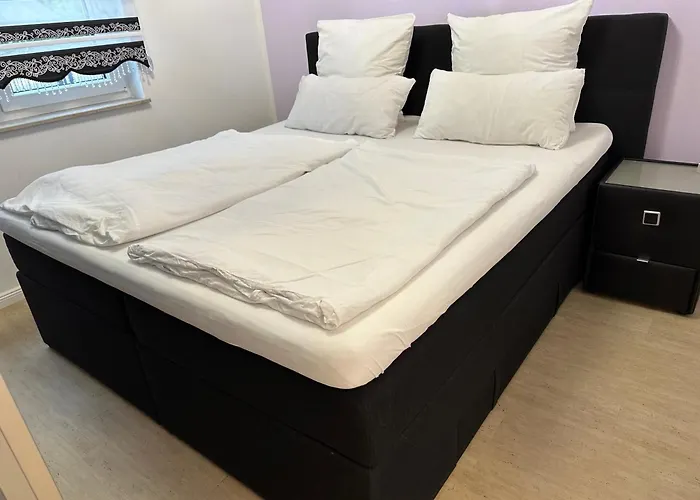 Traumhafte Haushaelfte Mit Kamin, Garten & Whirlpool ברלין