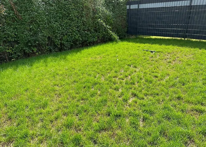 Traumhafte Haushaelfte Mit Kamin, Garten & Whirlpool *