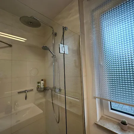 Apartamento Traumhafte Haushaelfte Mit Kamin, Garten & Whirlpool