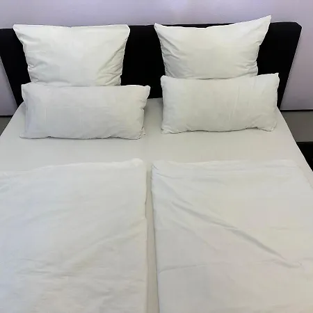 Traumhafte Haushaelfte Mit Kamin, Garten & Whirlpool Apartamento *