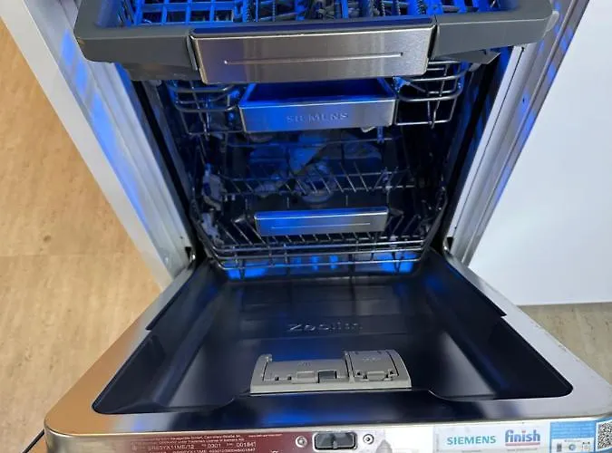 Traumhafte Haushaelfte Mit Kamin, Garten & Whirlpool Appartement *