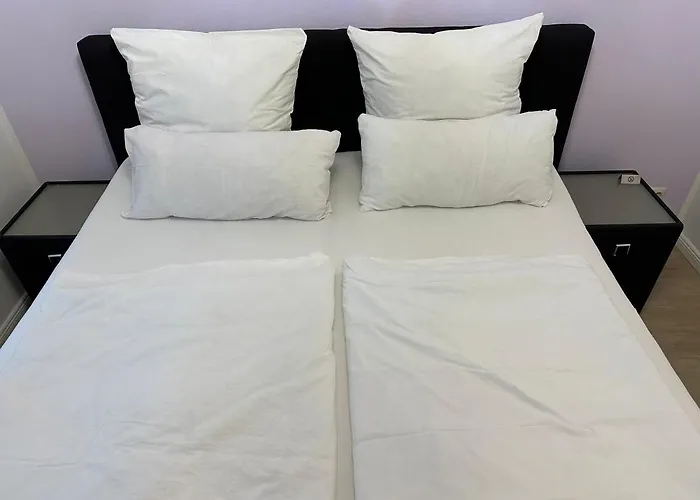 Traumhafte Haushaelfte Mit Kamin, Garten & Whirlpool Appartement *